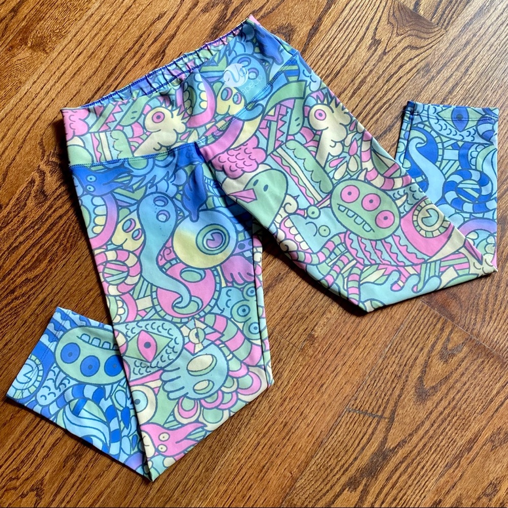 Shape Up Cool Print Capri Leggings